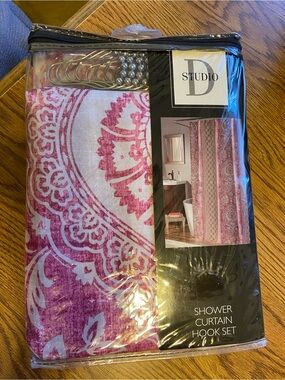Pink Paisley-Style Shower Curtain with Hook Set